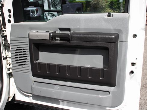 Used 2015 Ford F550 4x4 Crew Cab Super Duty image 36