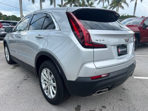 Used 2022 Cadillac XT4 Luxury w/ Driver Awareness Package FWD image 5
