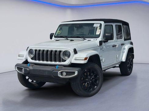 Used 2024 Jeep Wrangler Unlimited Sahara AWD/4WD image 2