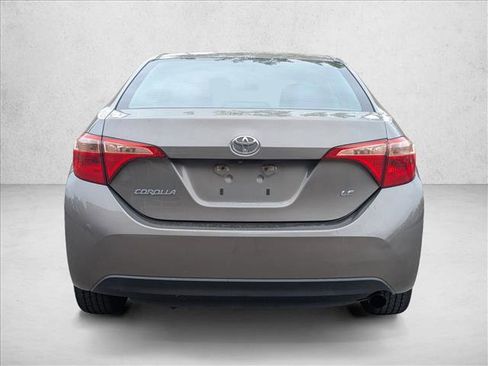 Used 2017 Toyota Corolla LE FWD image 6