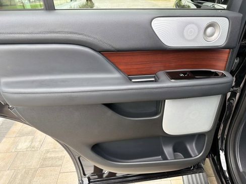 Certified 2023 Lincoln Navigator Reserve AWD/4WD image 16