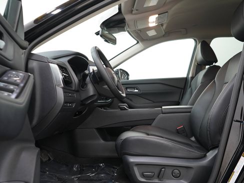 Used 2026 Nissan Rogue SL AWD/4WD image 27