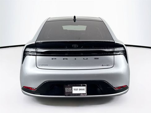 Used 2026 Toyota Prius Plug-In Hybrid FWD image 12
