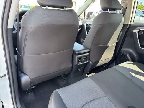Used 2025 Toyota RAV4 XLE AWD/4WD image 44