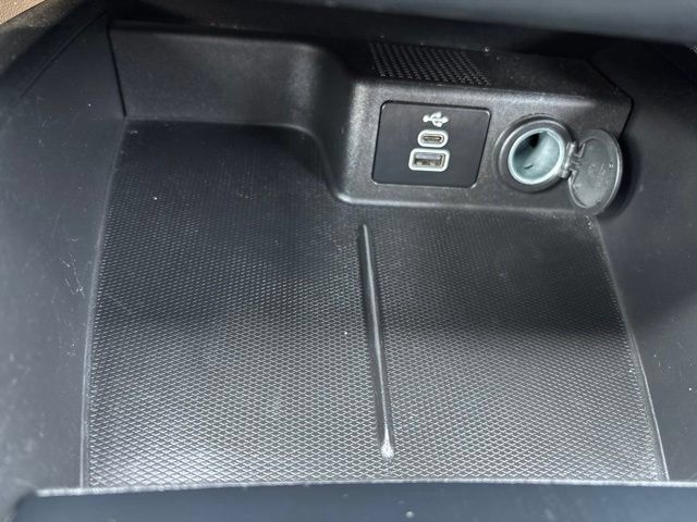 Used 2025 Ford Escape ST-Line Select AWD/4WD image 28