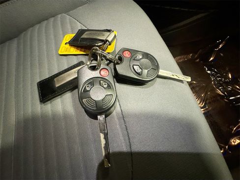 Used 2018 Ford Escape SE w/ SE Sport Appearance Package image 38