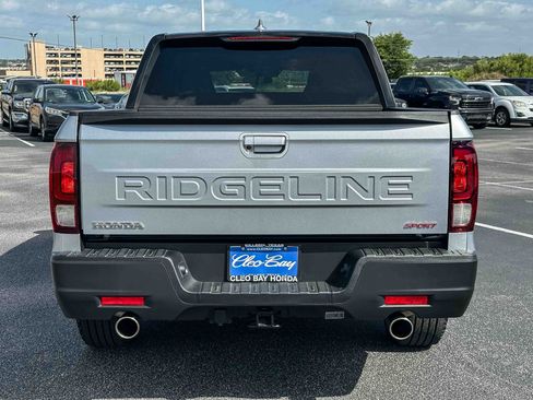 Used 2025 Honda Ridgeline Sport image 7