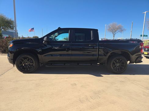 Used 2025 Chevrolet Silverado 1500 Custom w/ Turbomax Blackout Package image 4