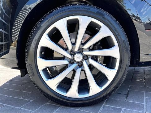 Used 2025 Land Rover Range Rover Autobiography AWD/4WD image 8