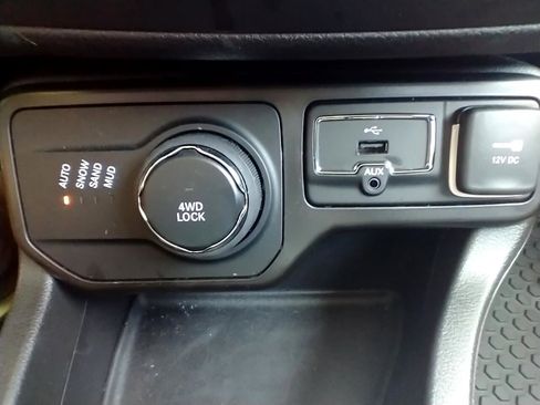 Used 2022 Jeep Renegade Latitude w/ Convenience Group image 35