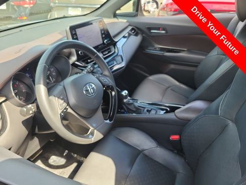 Used 2019 Toyota C-HR Limited FWD image 3