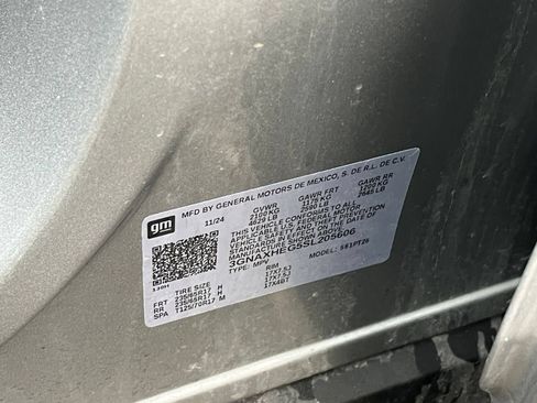 Used 2025 Chevrolet Equinox LT FWD image 29