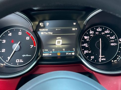 Used 2018 Alfa Romeo Stelvio image 27