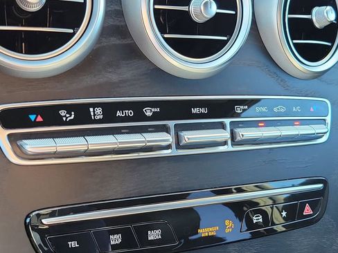 Used 2021 Mercedes-Benz GLC 300 4MATIC image 29