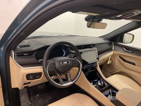 New 2026 Jeep Grand Cherokee Limited image 7