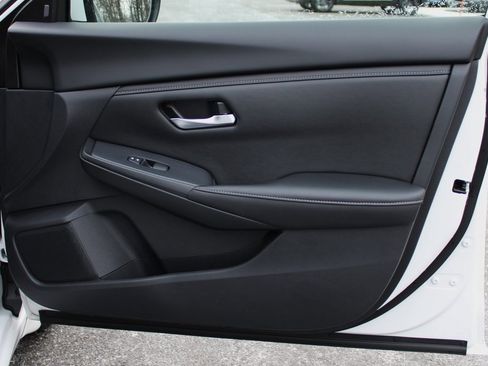 Certified 2025 Nissan Sentra SV image 18