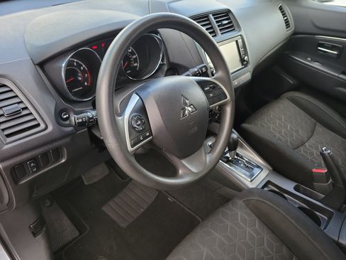 Used 2025 Mitsubishi Outlander Sport AWD image 17