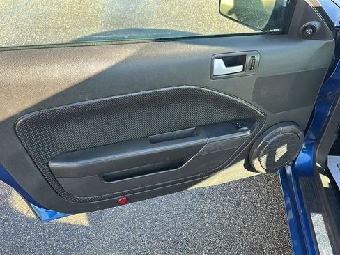 Used 2009 Ford Mustang GT Premium image 15