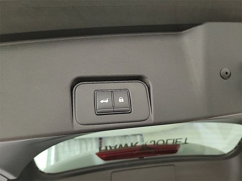 Used 2025 Nissan Rogue SV image 24