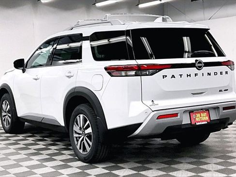 New 2025 Nissan Pathfinder SL image 3