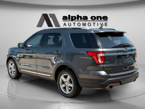 Used 2018 Ford Explorer XLT w/ Equipment Group 201A FWD image 10