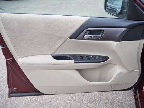 Used 2013 Honda Accord LX image 25