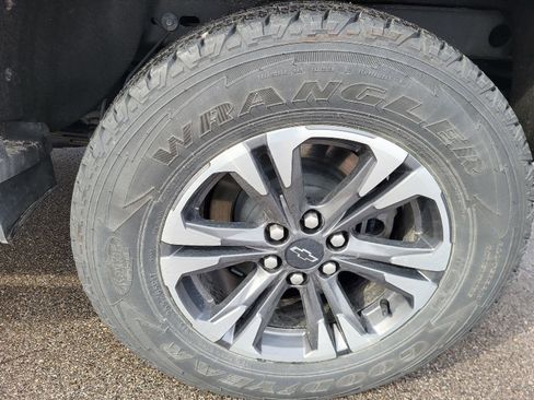 Used 2022 Chevrolet Colorado Z71 image 16