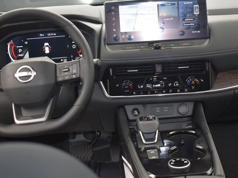 New 2026 Nissan Rogue Platinum w/ Platinum Premium Package image 14