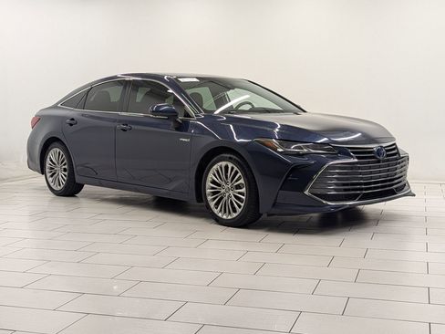 Used 2019 Toyota Avalon Limited image 6