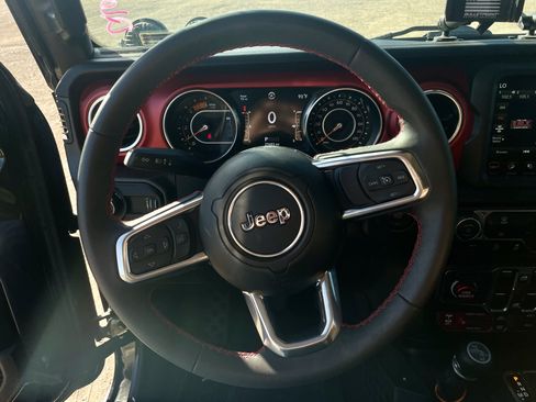 Used 2023 Jeep Wrangler Unlimited Rubicon AWD/4WD image 13