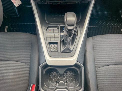 Used 2019 Toyota RAV4 LE AWD/4WD image 11
