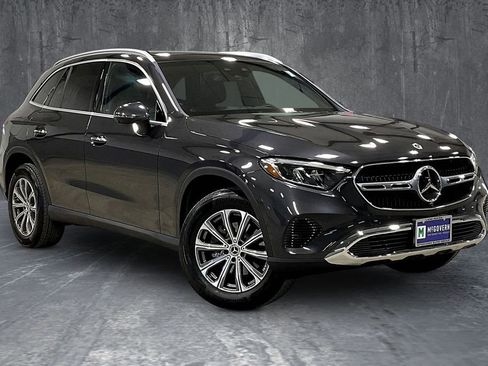 Used 2025 Mercedes-Benz GLC 300 4MATIC image 3