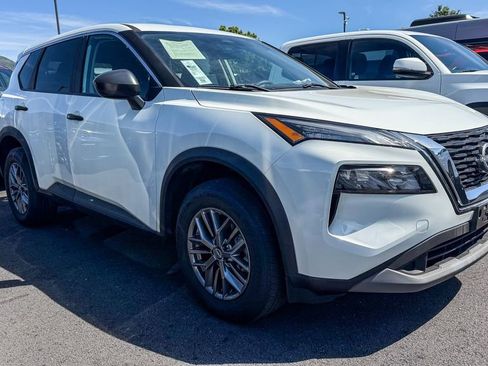 Used 2023 Nissan Rogue S AWD/4WD image 3