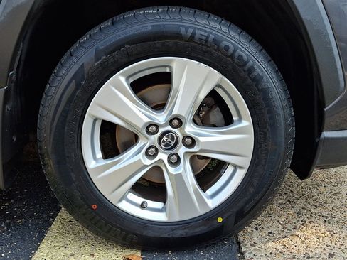 Used 2019 Toyota RAV4 XLE w/ All Weather Liner Package AWD/4WD image 8