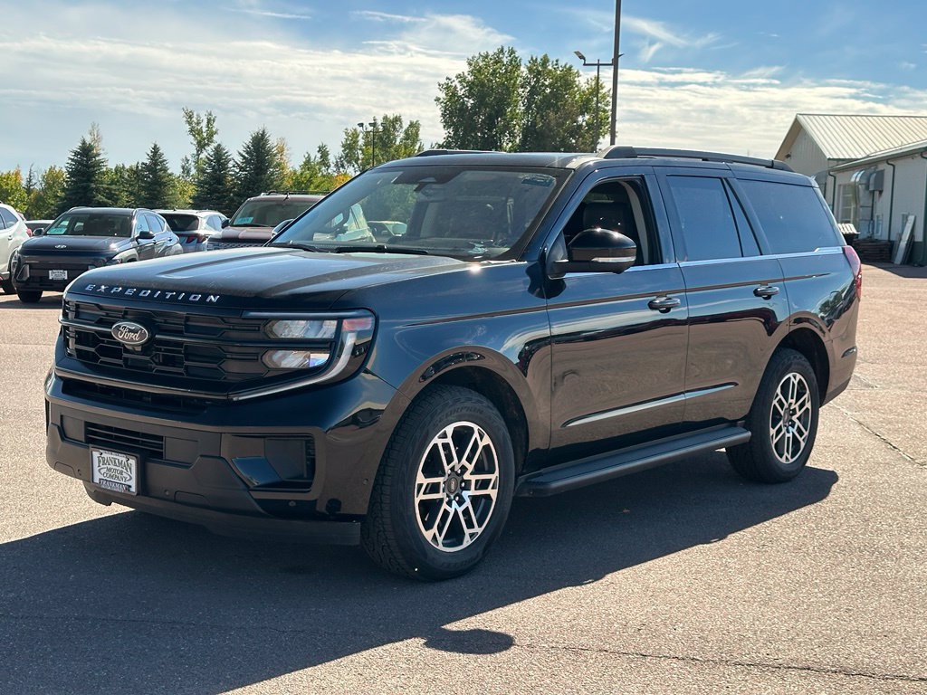 Used 2025 Ford Expedition Active AWD/4WD image 4