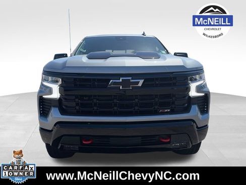 Used 2025 Chevrolet Silverado 1500 LT Trail Boss w/ Convenience Package II AWD/4WD image 2