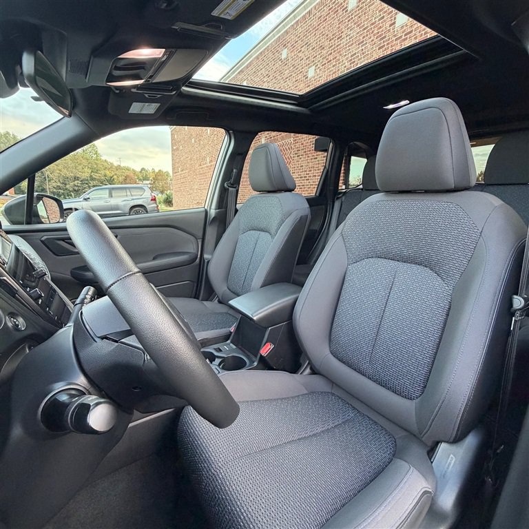 Used 2025 Subaru Forester Premium AWD/4WD image 9