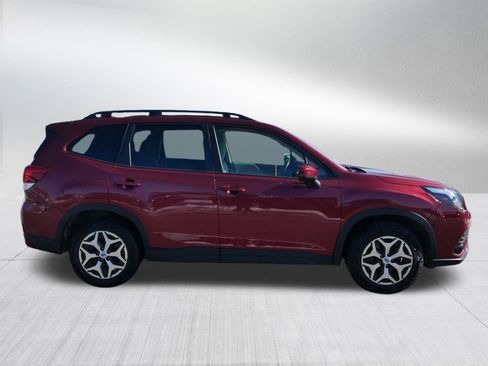 Used 2023 Subaru Forester Premium image 8