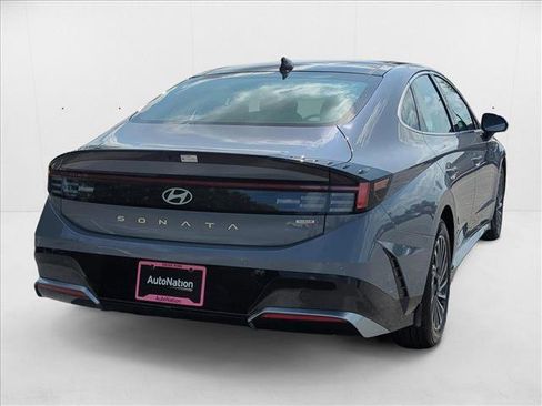 New 2025 Hyundai Sonata Limited image 2