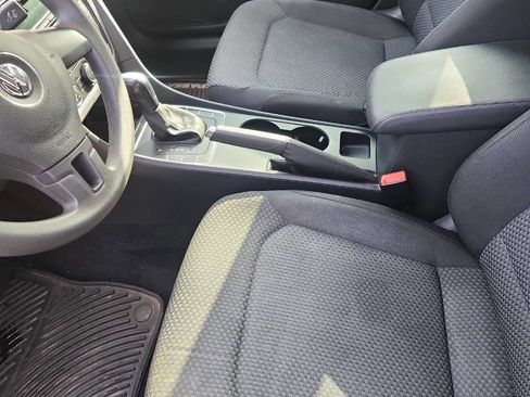 Used 2014 Volkswagen Passat 1.8T S image 4