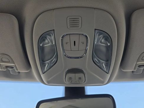 Used 2020 Jeep Compass Latitude FWD image 35