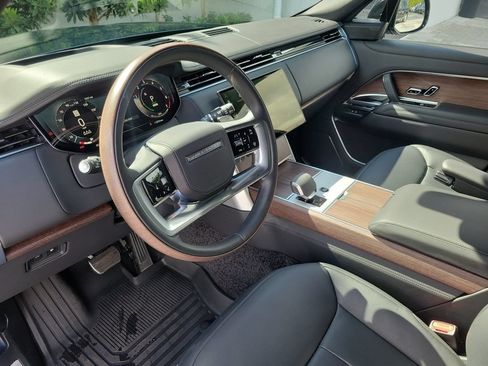 Used 2025 Land Rover Range Rover Autobiography AWD/4WD image 16