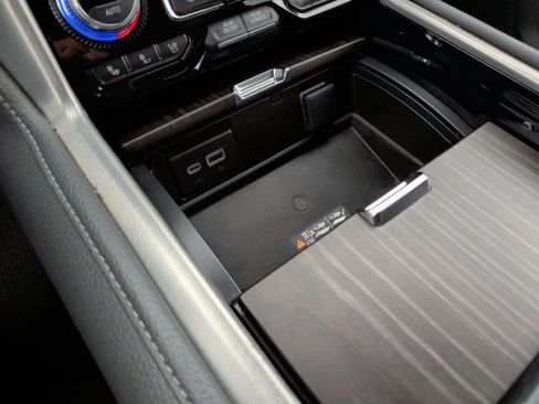 Used 2023 GMC Yukon Denali w/ Advanced Technology Package image 20