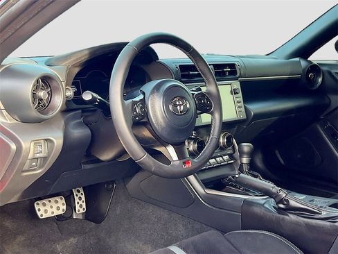 Used 2023 Toyota GR86 Premium w/ ALL Weather Mat Package (TMS) image 9