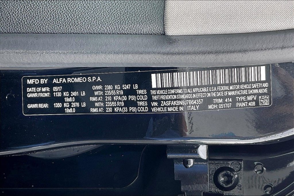 Used 2018 Alfa Romeo Stelvio Ti AWD/4WD image 34