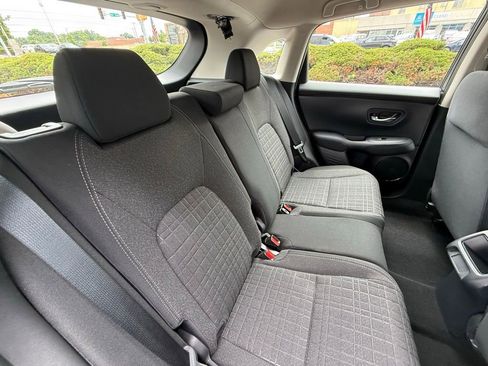 Used 2025 Honda HR-V LX image 32