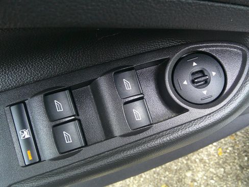 Used 2018 Ford Escape SEL image 18