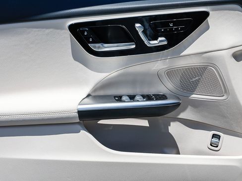 New 2025 Mercedes-Benz C 300 4MATIC Sedan image 21