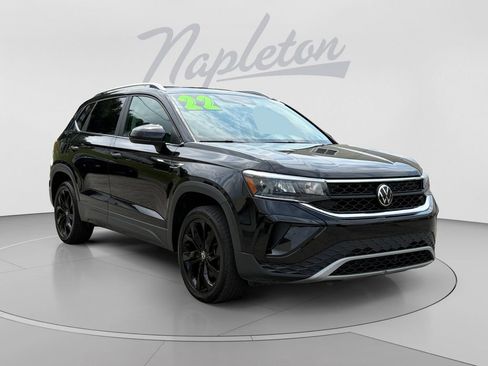 Used 2022 Volkswagen Taos SE FWD image 8