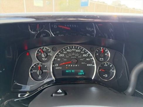 Used 2024 Chevrolet Express 2500 RWD image 27